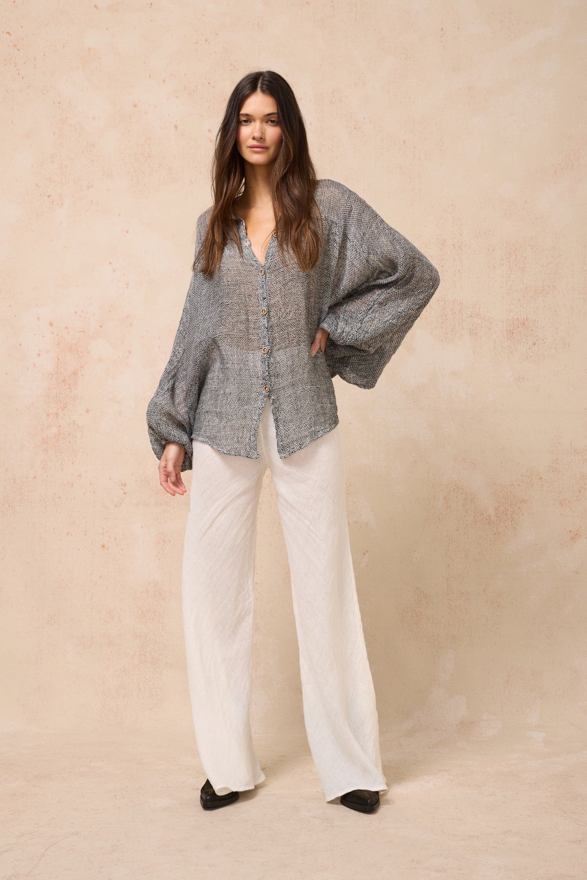 Estilo Emporio Oboe Linen Shirt - LUXAMORE -Top-Estilo Emporio Oboe Shirt 100% Linen, made in Positano. Collarless neckline with front buttons, emphasizing the decolletage. Billowing blouse with a curved hem.