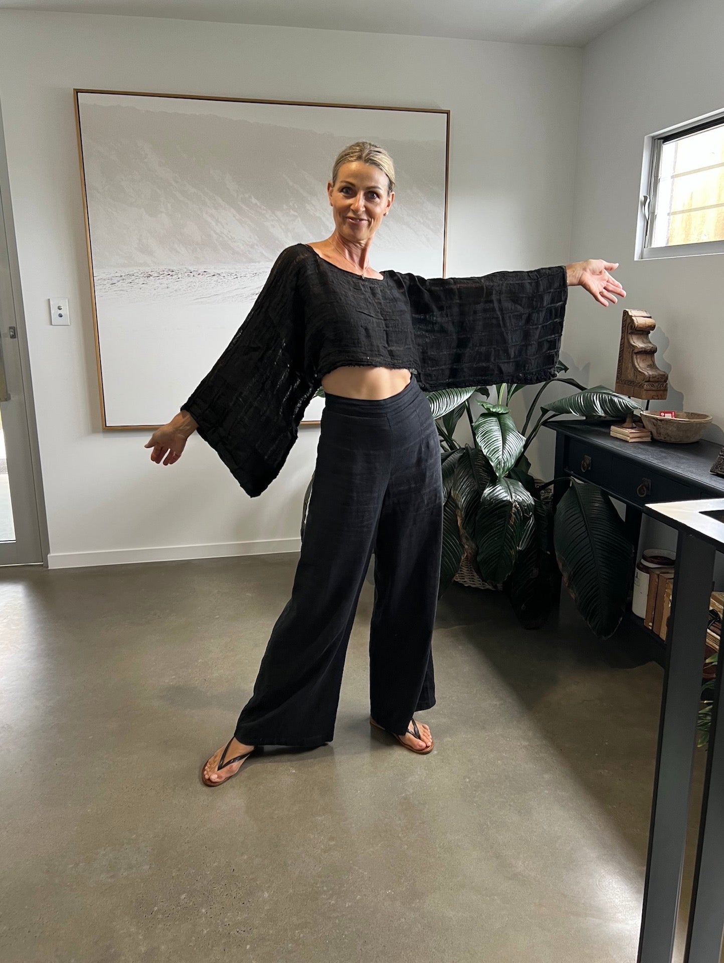 Estilo Emporio Raffles Top - LUXAMORE -Tops-Estilo Emporio Raffles Top Wide sleeves, amazing light linen fabric looks amazing paired with the Pocket Pant. Size. Shop Estilo Emporio Tops at Luxamore.