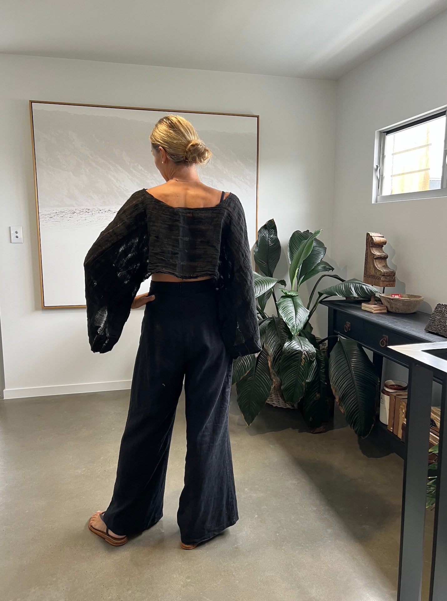 Estilo Emporio Raffles Top - LUXAMORE -Tops-Estilo Emporio Raffles Top Wide sleeves, amazing light linen fabric looks amazing paired with the Pocket Pant. Size. Shop Estilo Emporio Tops at Luxamore.