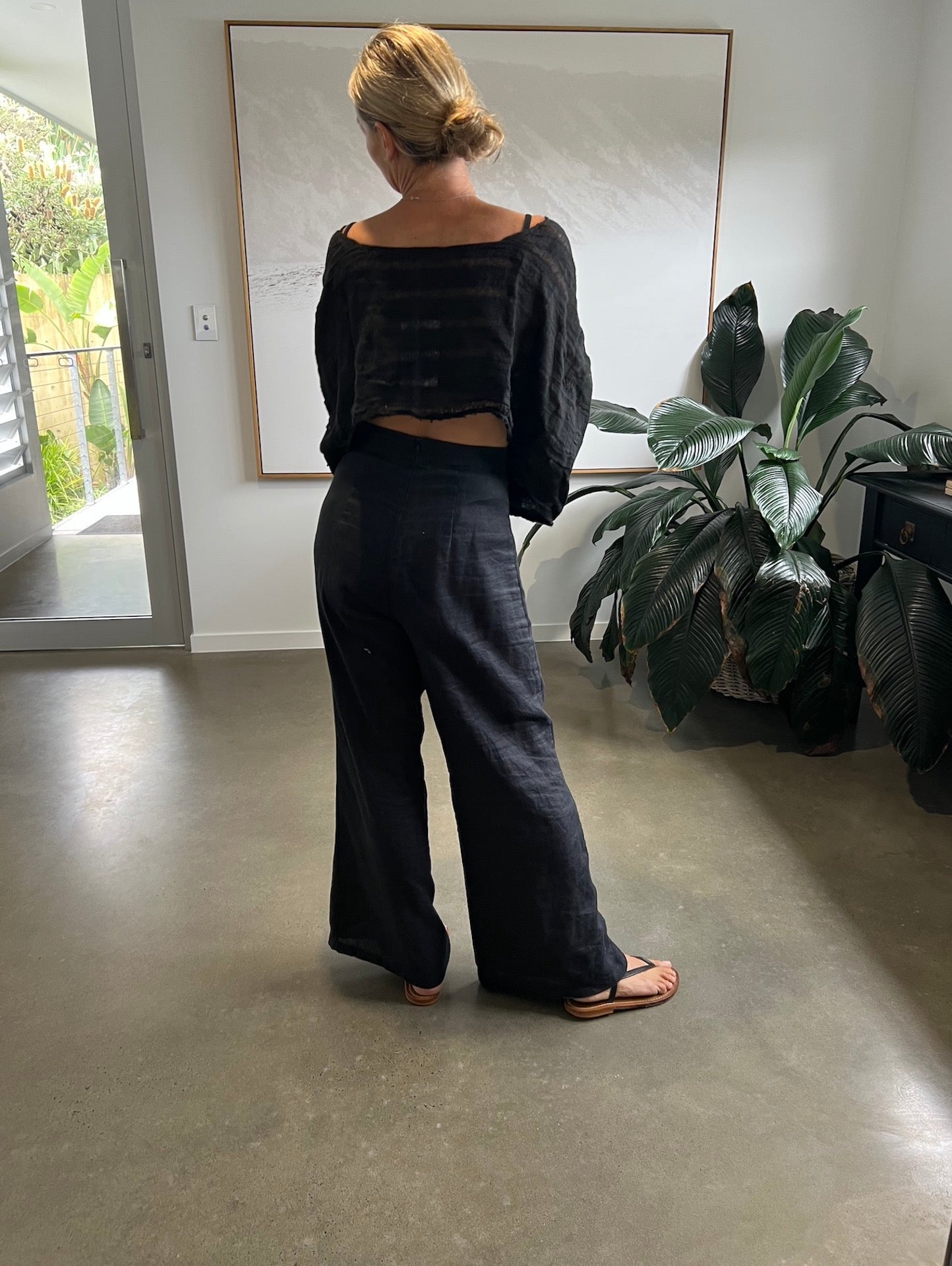 Estilo Emporio Raffles Top - LUXAMORE -Tops-Estilo Emporio Raffles Top Wide sleeves, amazing light linen fabric looks amazing paired with the Pocket Pant. Size. Shop Estilo Emporio Tops at Luxamore.