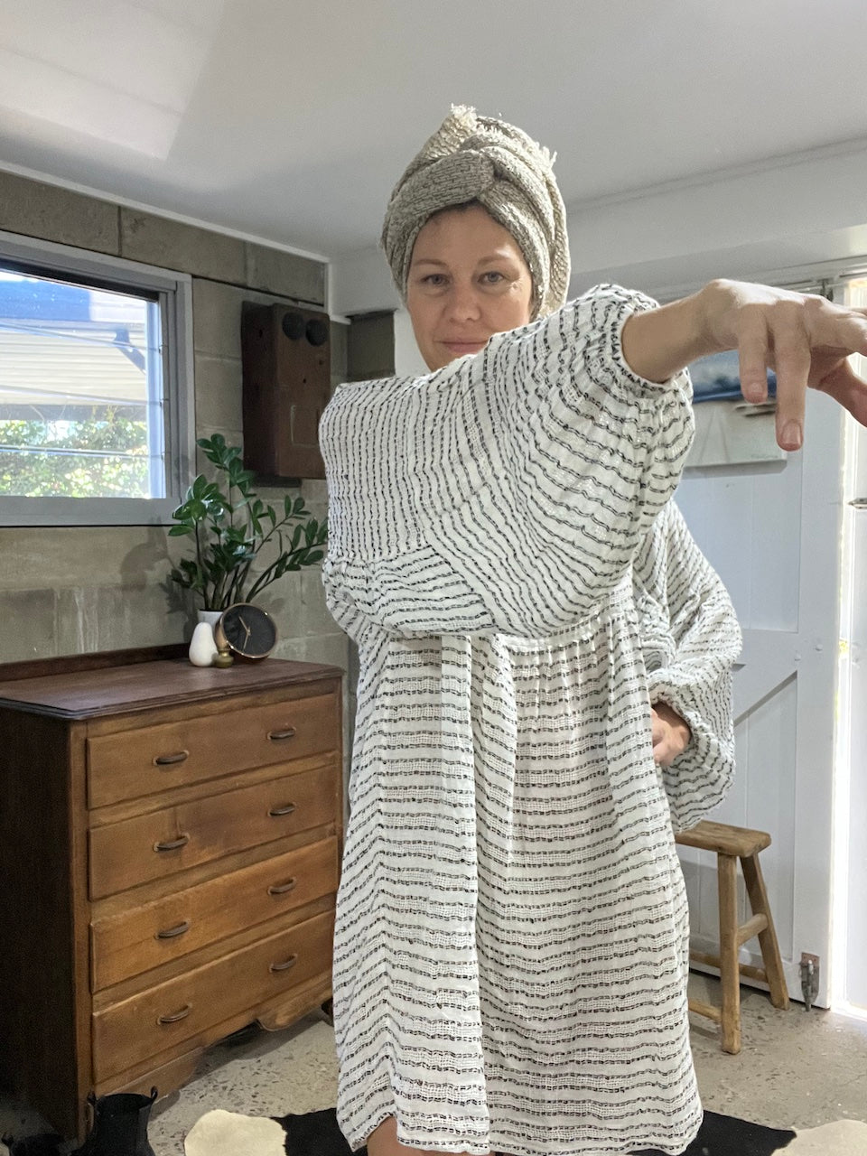 Estilo Emporio Stella Linen Dress - Binario - LUXAMORE -Dress-Estilo Emporio Stella Dress, Featuring playful balloon puff sleeves with elasticized cuffs and an above-the-knee hemline shop Estilo Emporio Dresses at Luxamore