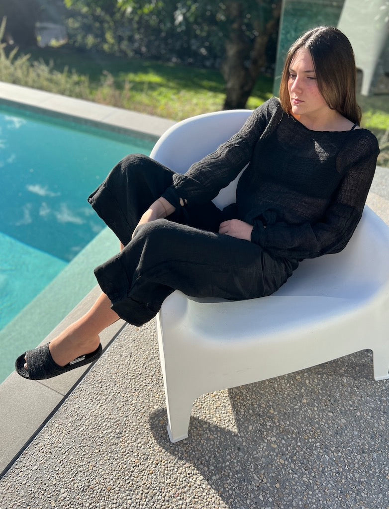 Estilo Emporio Stevie Top - Black - LUXAMORE -Tops-Discover effortless Italian with the Estilo Emporio Stevie Top in black. Made in Italy from 100% linen, this versatile piece brings style to any wardrobe.