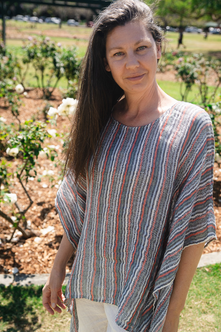 Woman Wearing Exclusive: Estilo Emporio Parla Top - Bolegna - Tops LUXAMORE