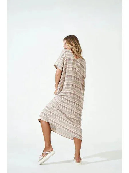 Estilo Emporio Zaza Linen Dress - Marrakesh worn by model in natural setting LUXAMORE 