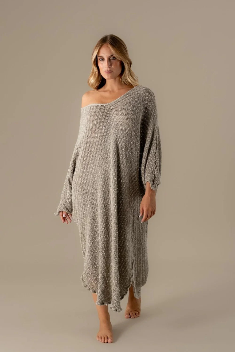 Person wearing La Bottega di Brunella Linen Dress VESTITO FAUSTA - Campagna Luxor linen dress LUXAMORE 