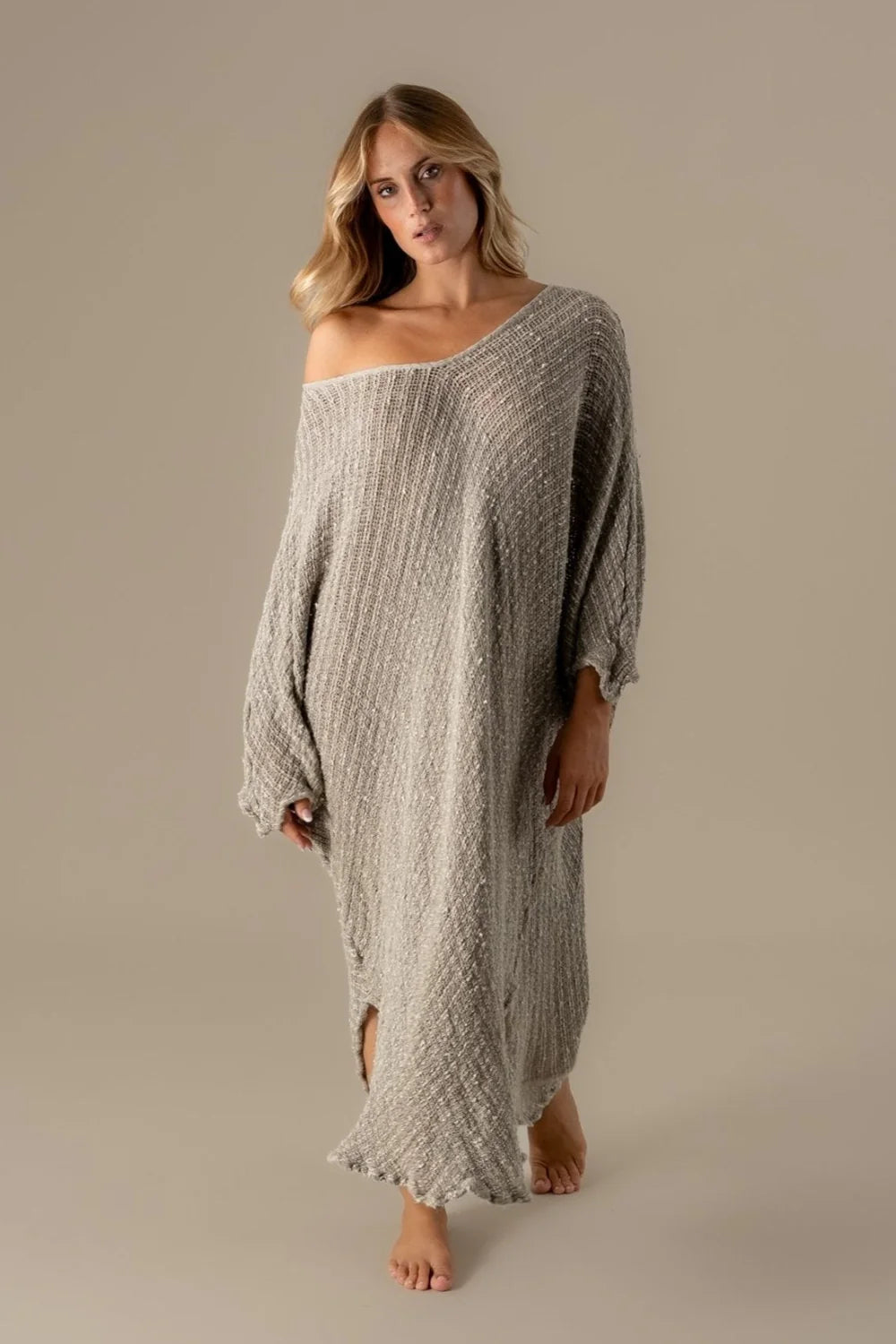 Person wearing La Bottega di Brunella Linen Dress VESTITO FAUSTA - Campagna Luxor linen dress LUXAMORE 