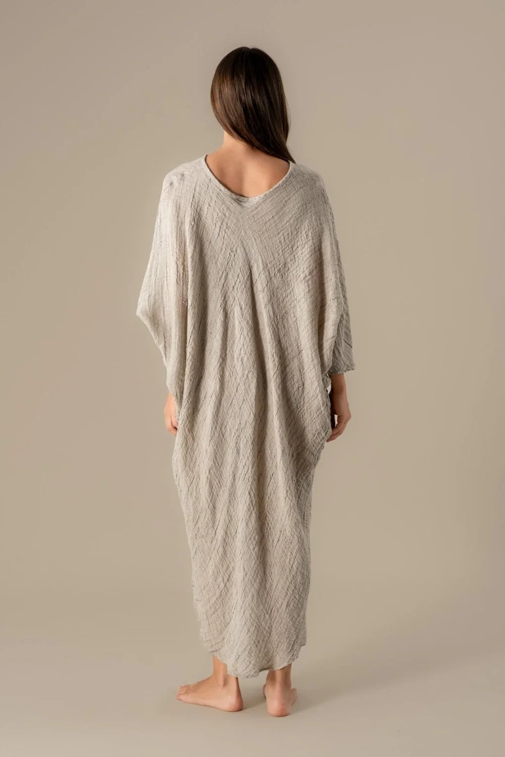 Woman Wearing La Bottega di Brunella Linen Dress VESTITO FAUSTA - Garza Egitto linen dress LUXAMORE 