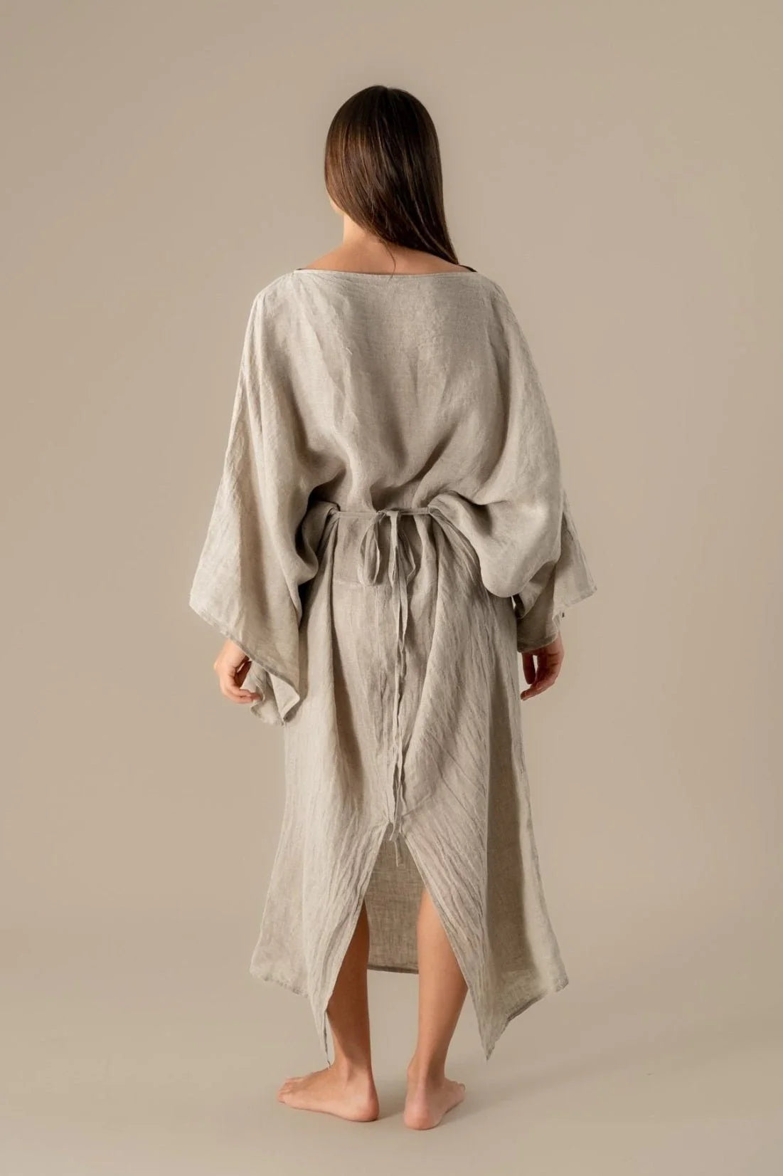 Woman Wearing La Bottega di Brunella Linen Dress VESTITO MOSE&#39; - Battista linen dress LUXAMORE 