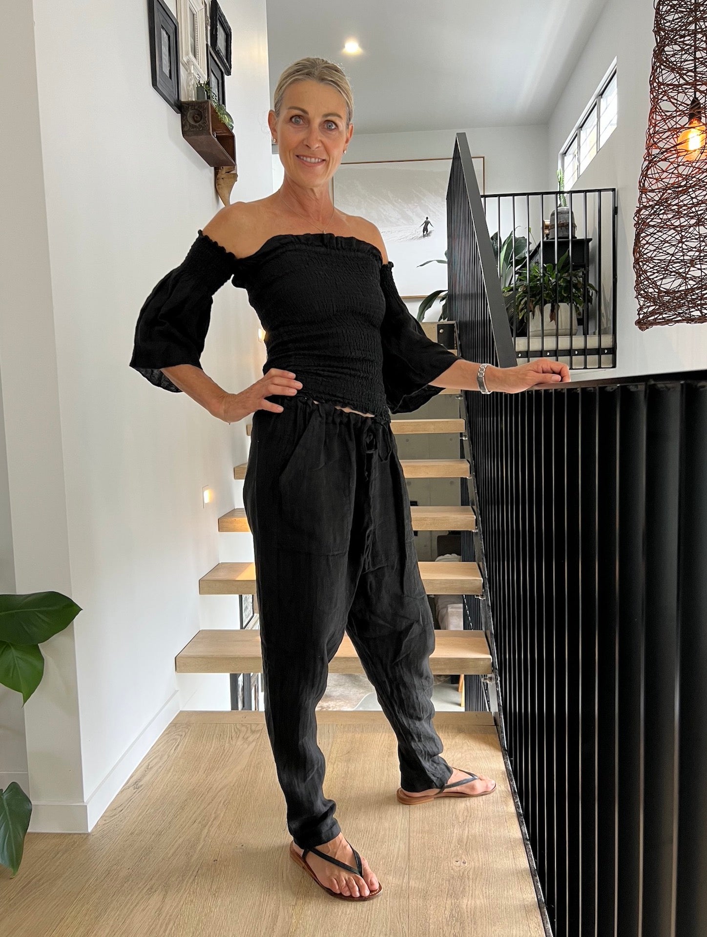 Woman Wearing La Bottega di Brunella Linen Pants Black - Pants LUXAMORE