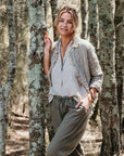 Woman Wearing La Bottega di Brunella Linen Pants - Fossil - Pants LUXAMORE