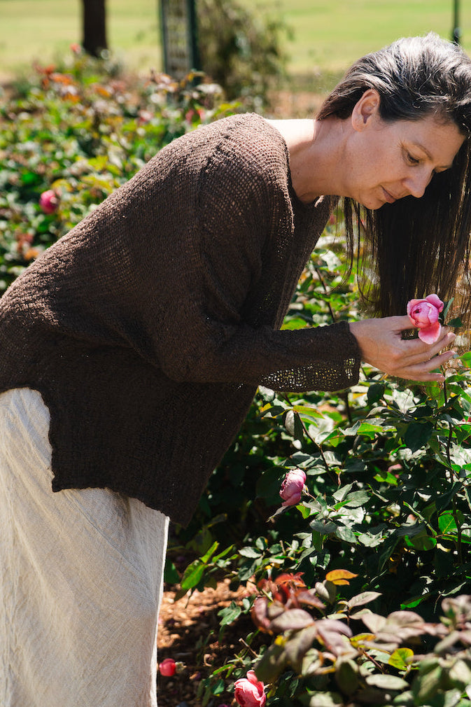 Woman Wearing La Bottega di Brunella Top Maglia Bonta - Campagna Chocolate - Tops LUXAMORE