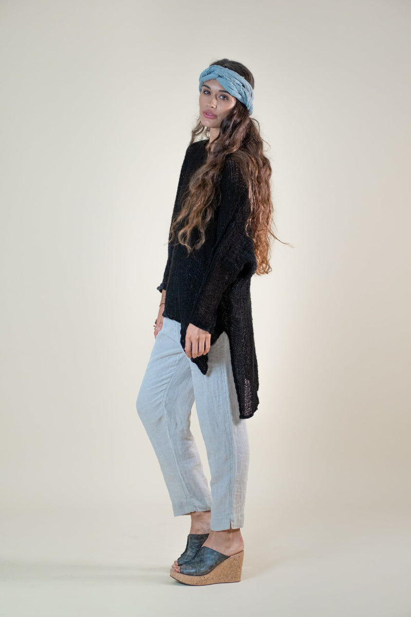 La Bottega di Brunella Top Maglia Bonta - Campagna Nero - LUXAMORE -Tops-La Bottega di Brunella Maglia Bontà – Nero handcrafted linen tops made in Italy. Ethically woven with natural fibers. Explore La Bottega di Brunella’s linen tops.
