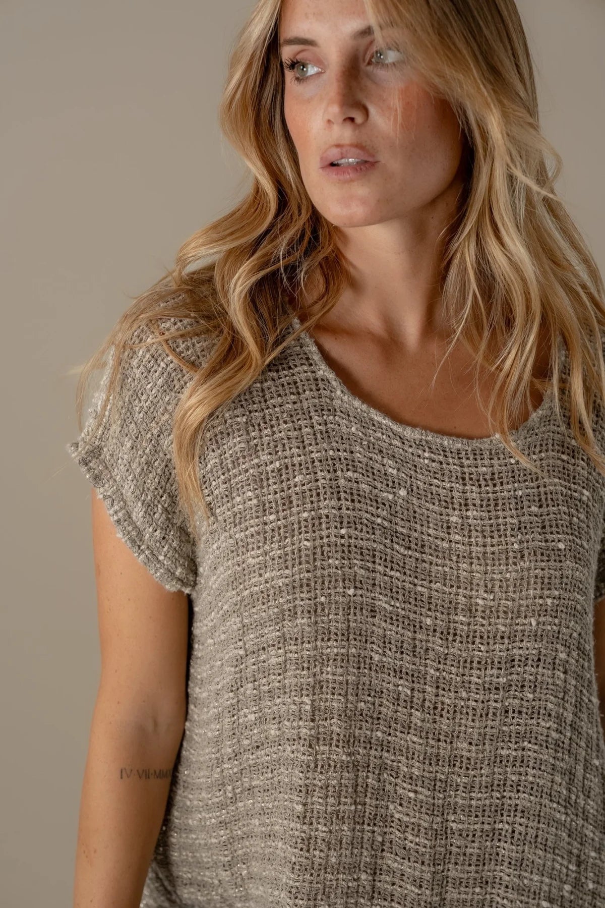 Woman Wearing La Bottega di Brunella VESTITO ICARO - Camp. Luxaor linen dress LUXAMORE 