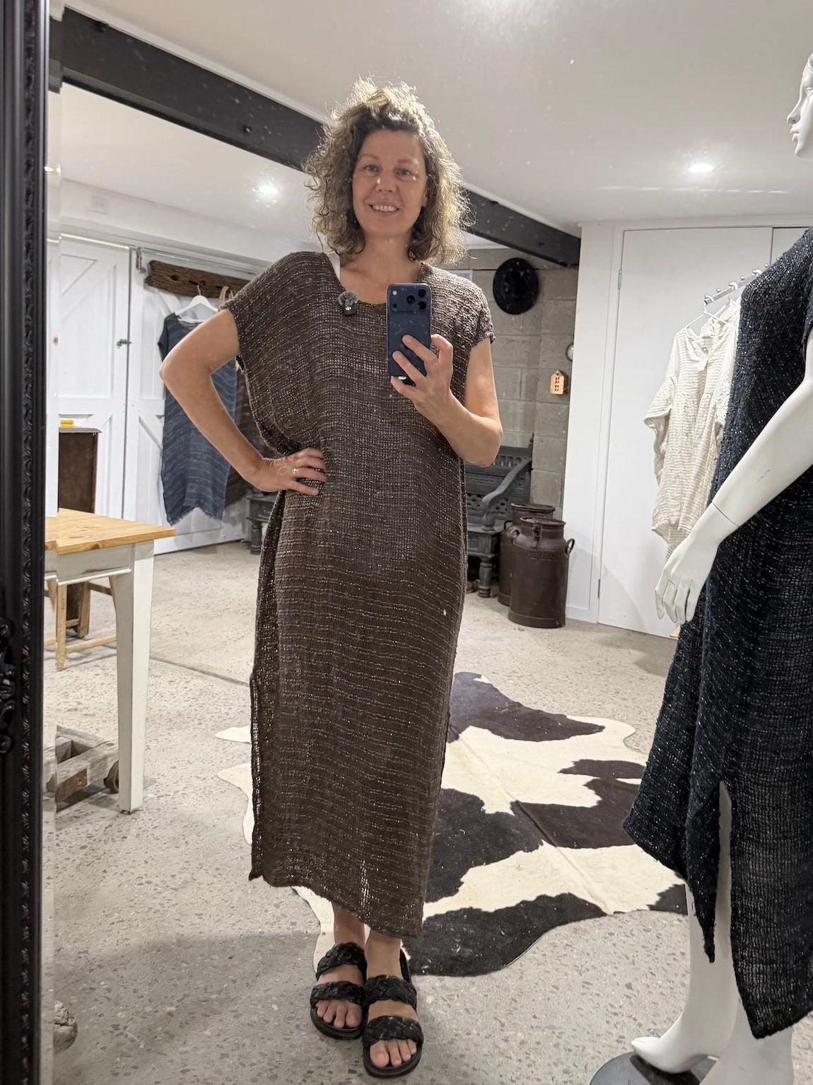 Woman Wearing La Bottega di Brunella VESTITO ICARO - Camp. Luxaor linen dress LUXAMORE 