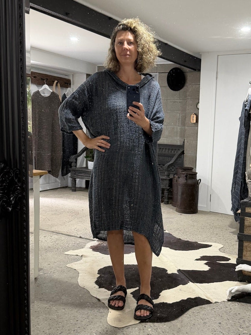 Woman Wearing La Bottega di Brunella VESTITO SHARM - Egitto linen dress LUXAMORE 