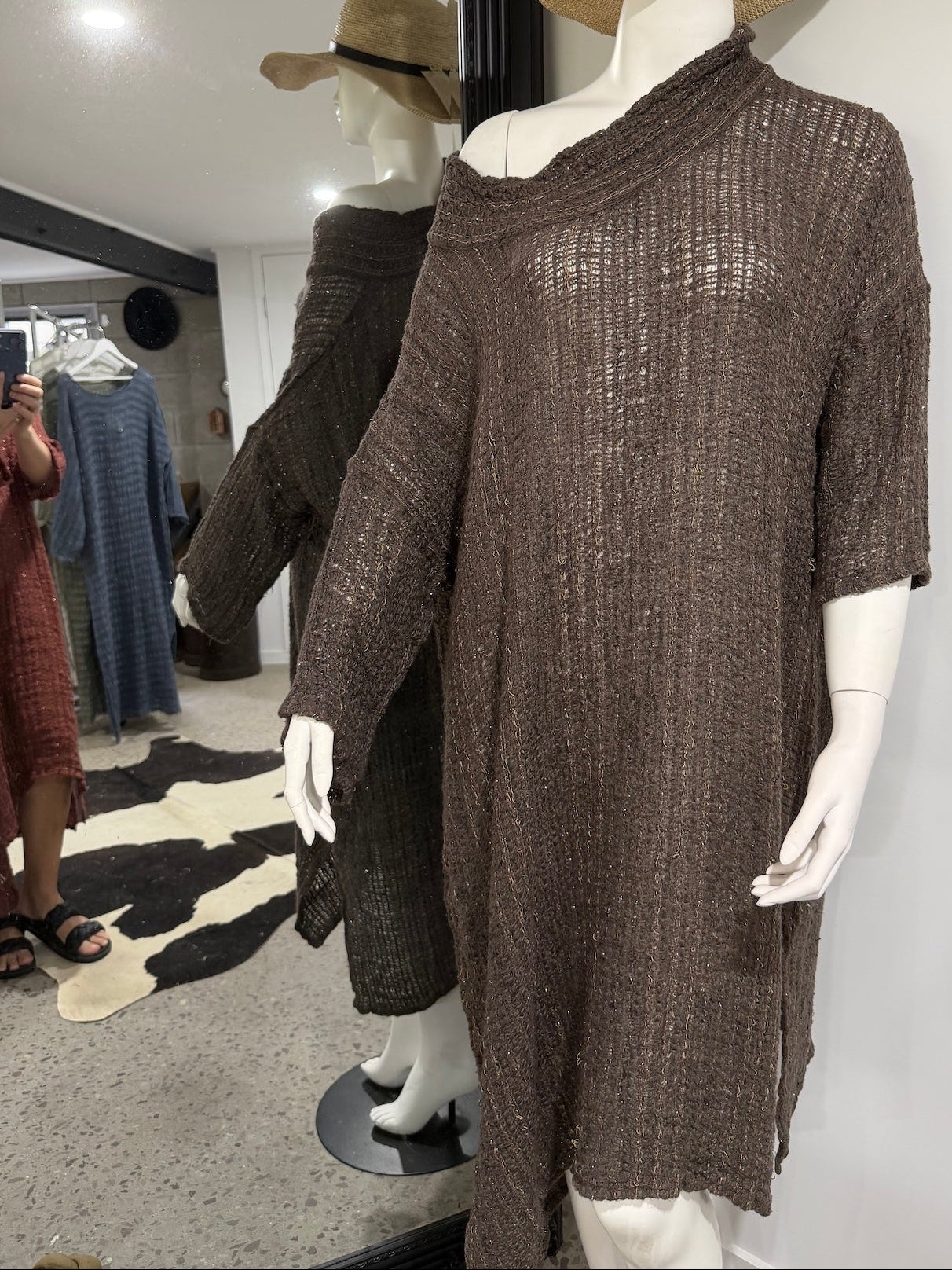 Woman Wearing La Bottega di Brunella VESTITO ICARO - Michelangelo linen dress LUXAMORE 