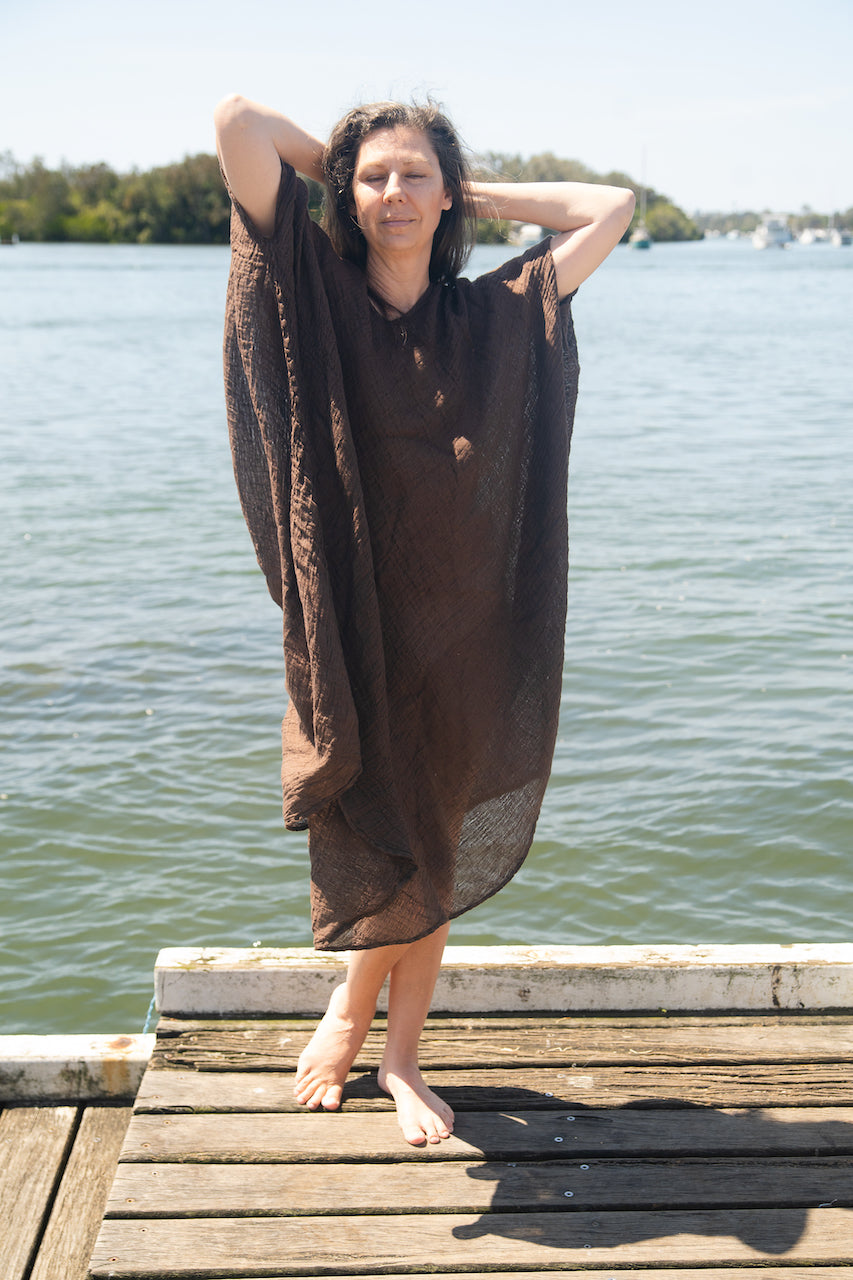 Woman Wearing La Bottega di Brunella Linen Dress Fausta Garzata - Chocolate - Dress LUXAMORE