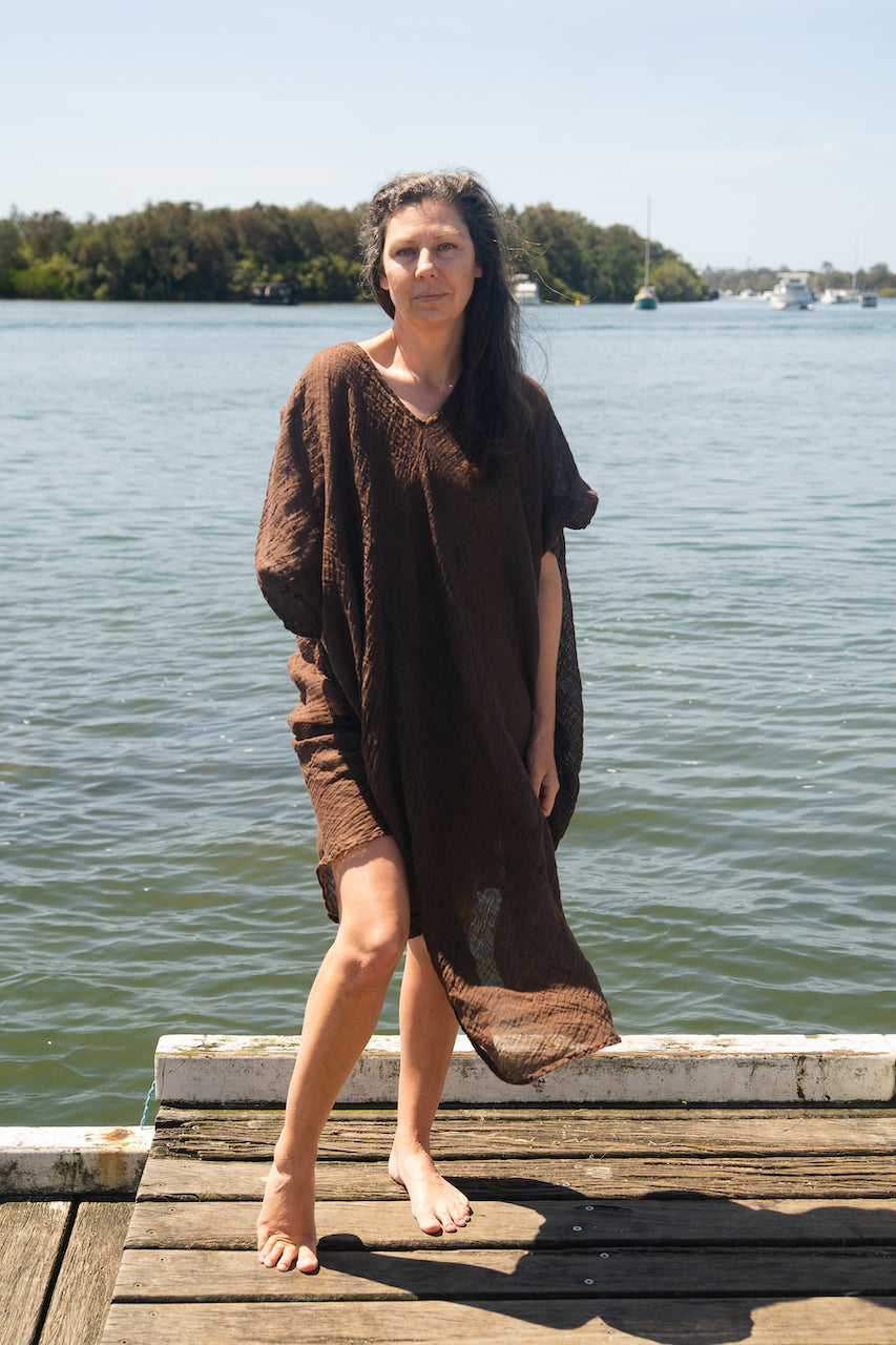 Woman Wearing La Bottega di Brunella Linen Dress Fausta Garzata - Chocolate - Dress LUXAMORE