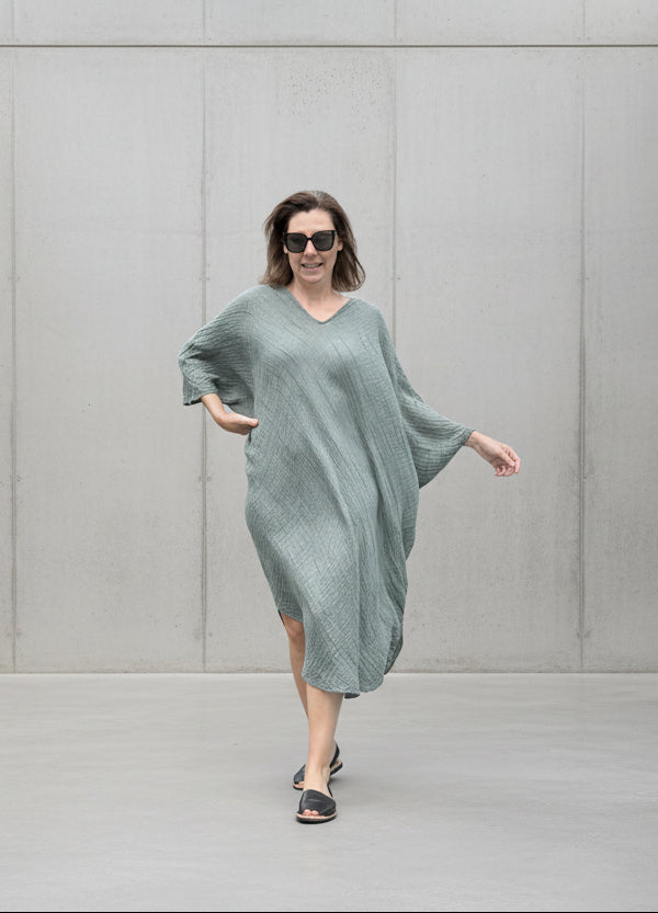women wearing La Bottega di Brunella Linen Dress VESTITO FAUSTA - Garza Egitto Palma Dress LUXAMORE 