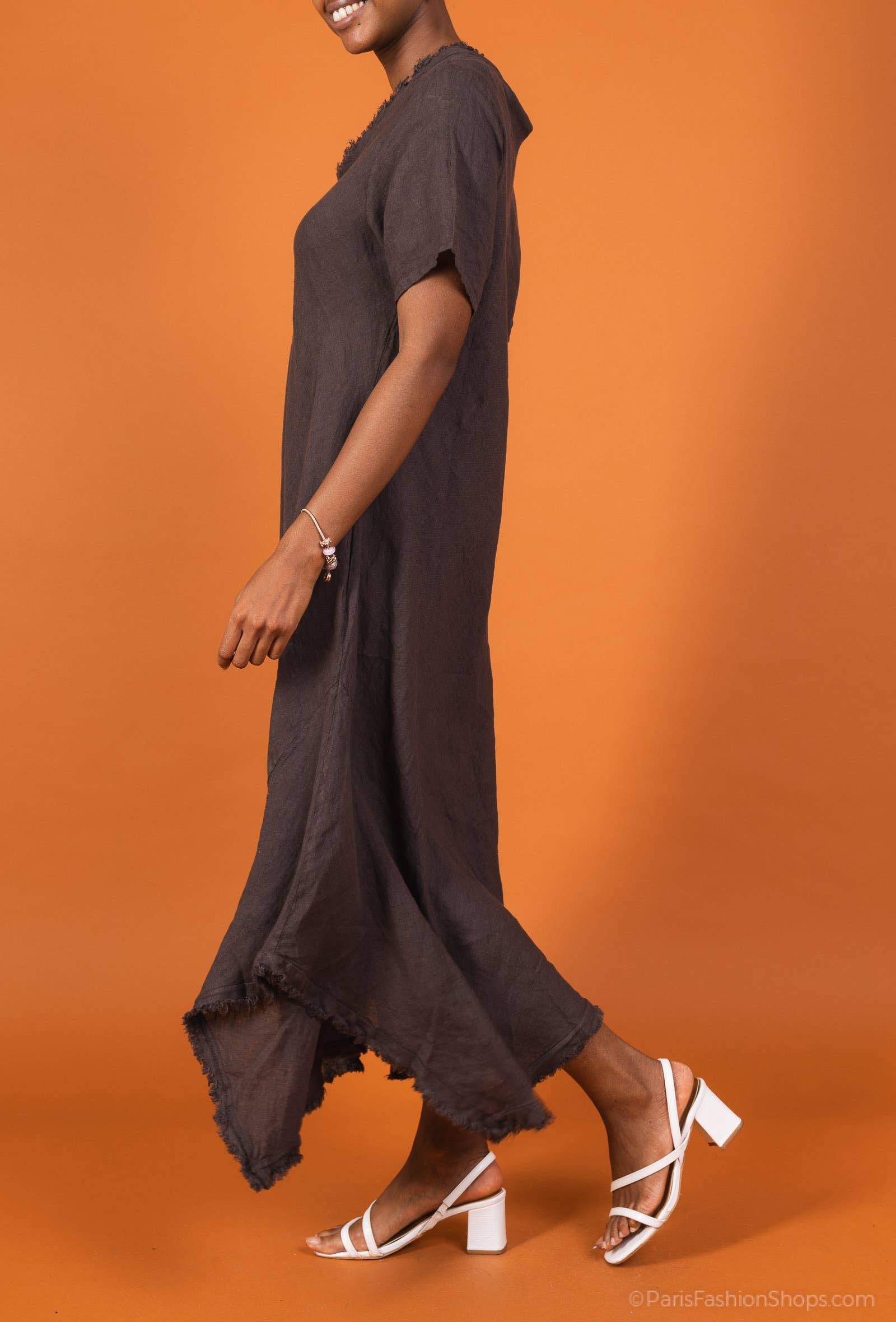 Woman Wearing Linen Dress Bias Cut Maxi Made in Italy - Navy - Dress LUXAMORE