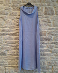 Woman Wearing Linen Dress Made in Italy: Sleeveless Boat Neck Maxi Blue - Dress LUXAMORE