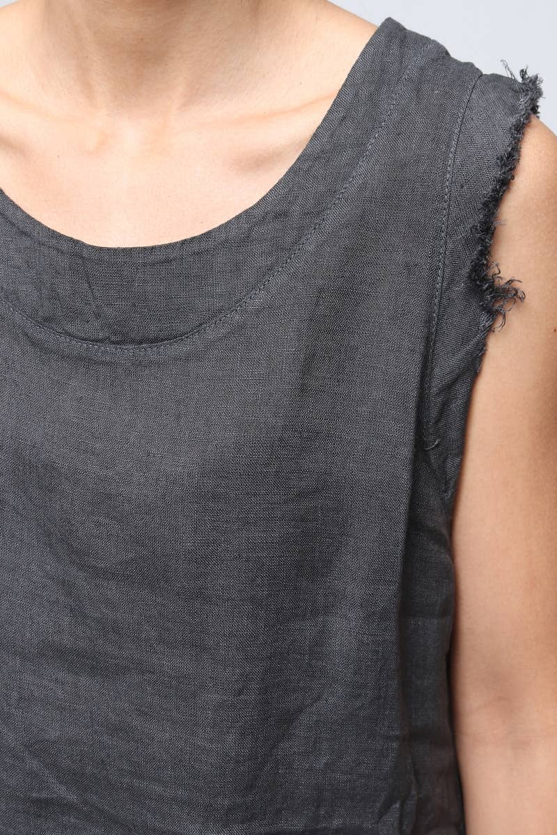 Woman Wearing Linen Dress Sleeveless Raw Edge, Maxi Made in Italy Black - Dress LUXAMORE