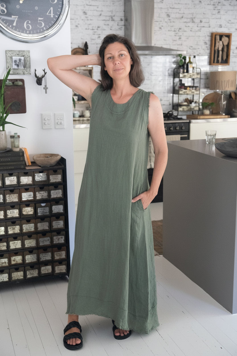 Woman Wearing Linen Dress Sleeveless Raw Edge, Maxi Made in Italy Khaki - Dress LUXAMORE