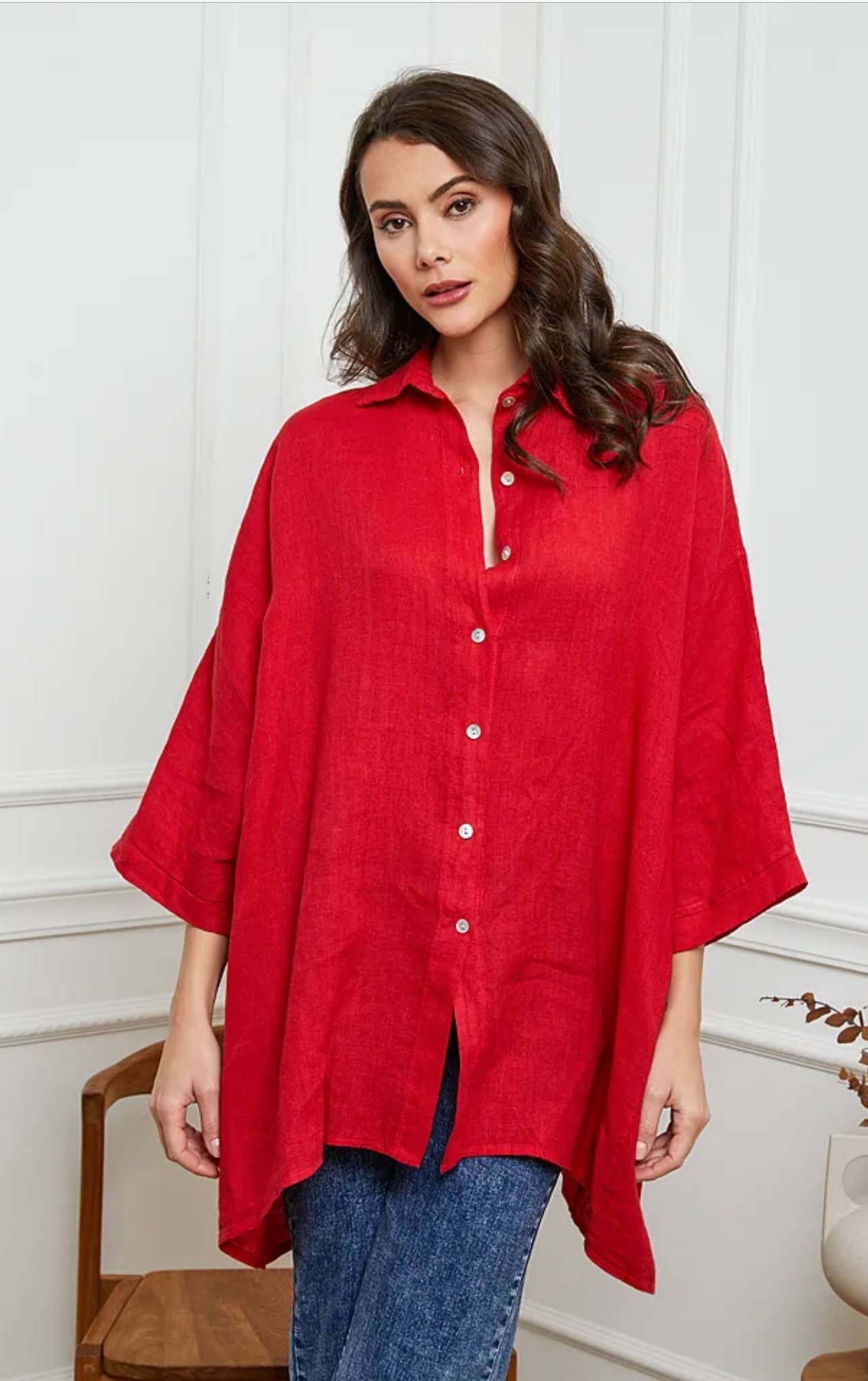 Linen Shirt Relaxed Oversized Button Front Pockets made in Italy Black worn by model in natural setting LUXAMORE 