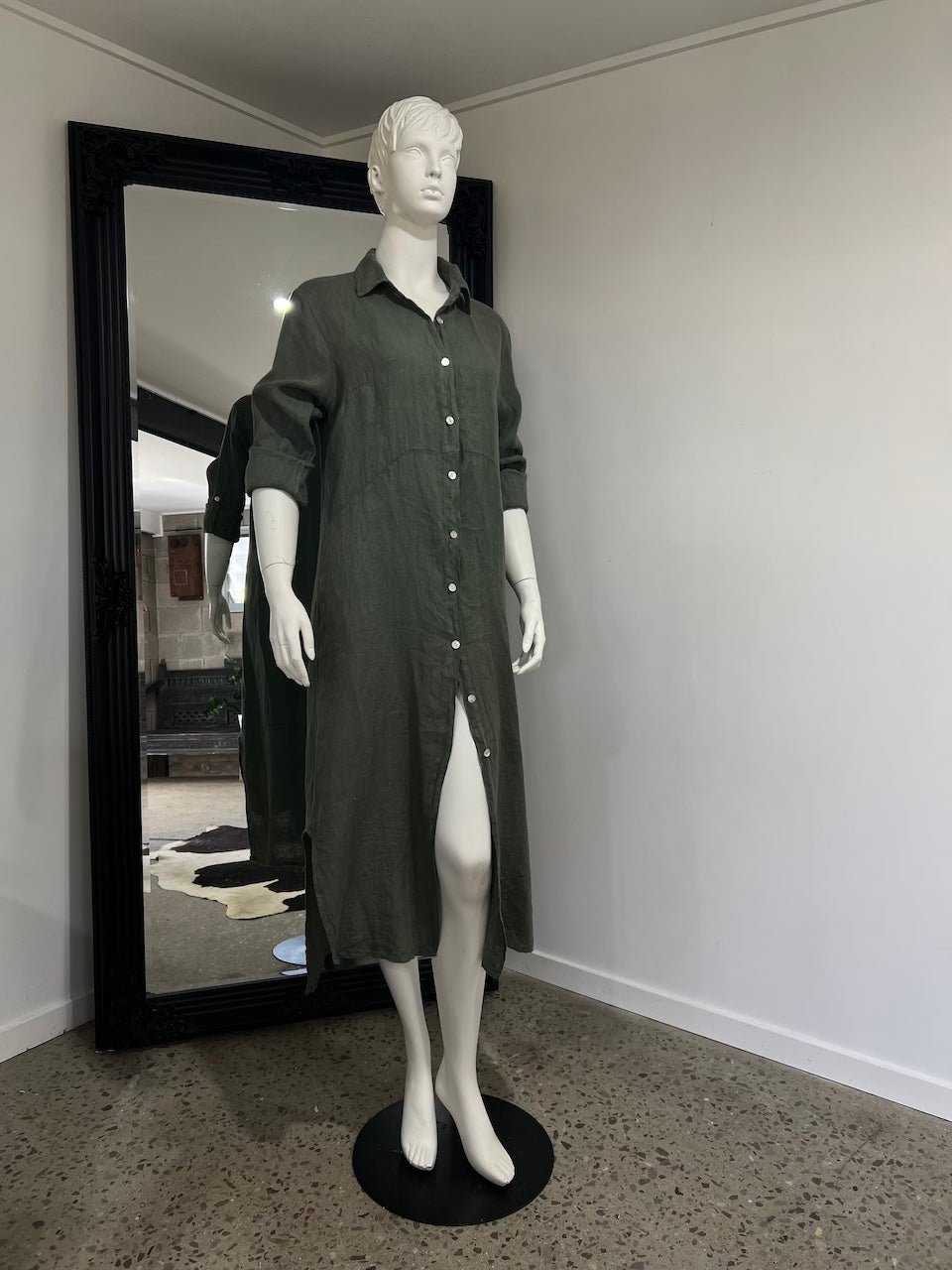 Woman Wearing Linen Shirtdress, Button-Up, Maxi Made in Italy Khaki -  LUXAMORE