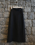 Woman Wearing Linen Wrap Skirt With Pockets Made in Italy Black - Skirt LUXAMORE