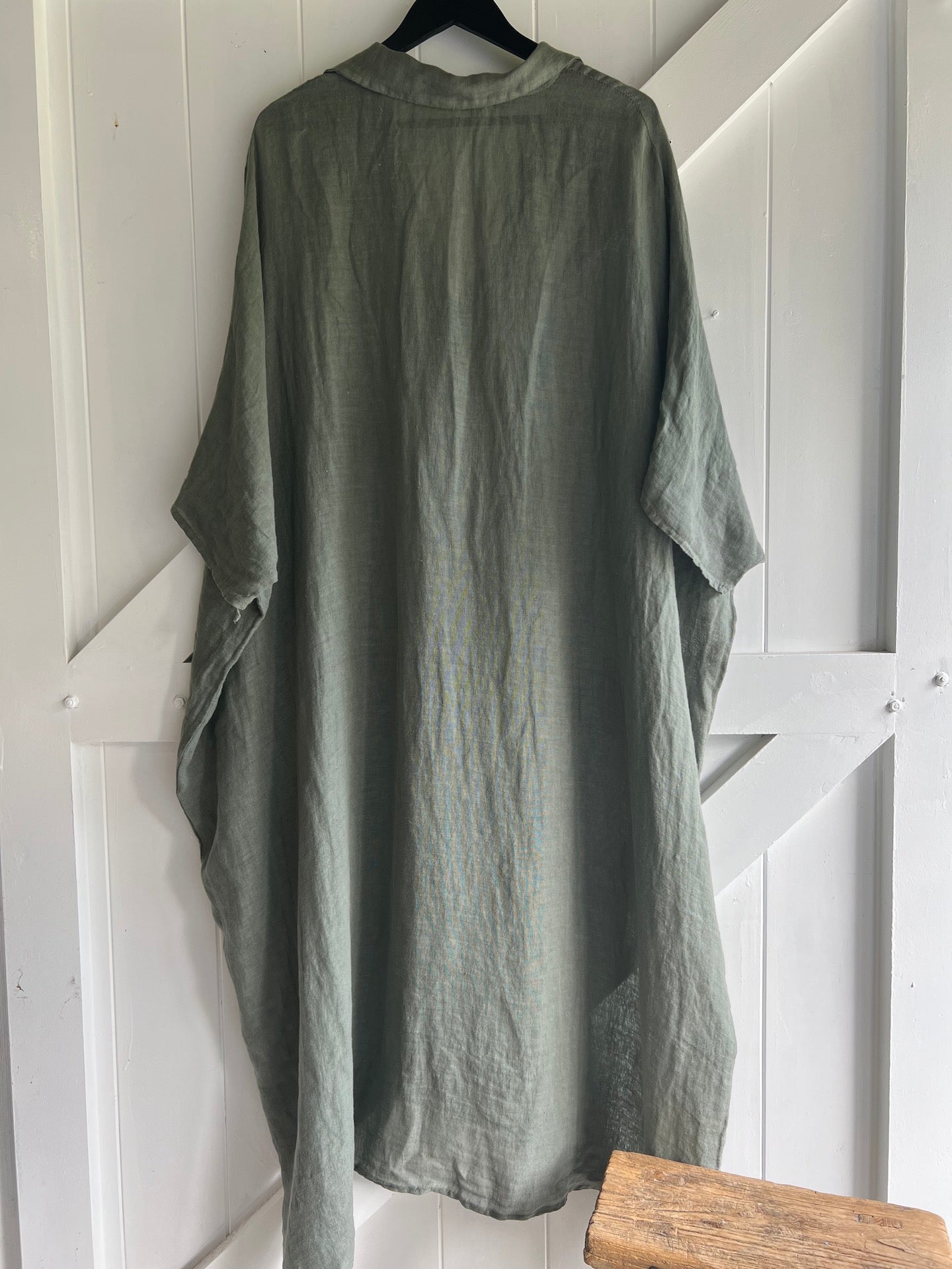 Made in Italy Resort Linen Kaftan Caramel - LUXAMORE -Dress-Elegant Italian made linen dress with an oversized kaftan fit. Lightweight, breathable, and perfect for effortless style all year round.