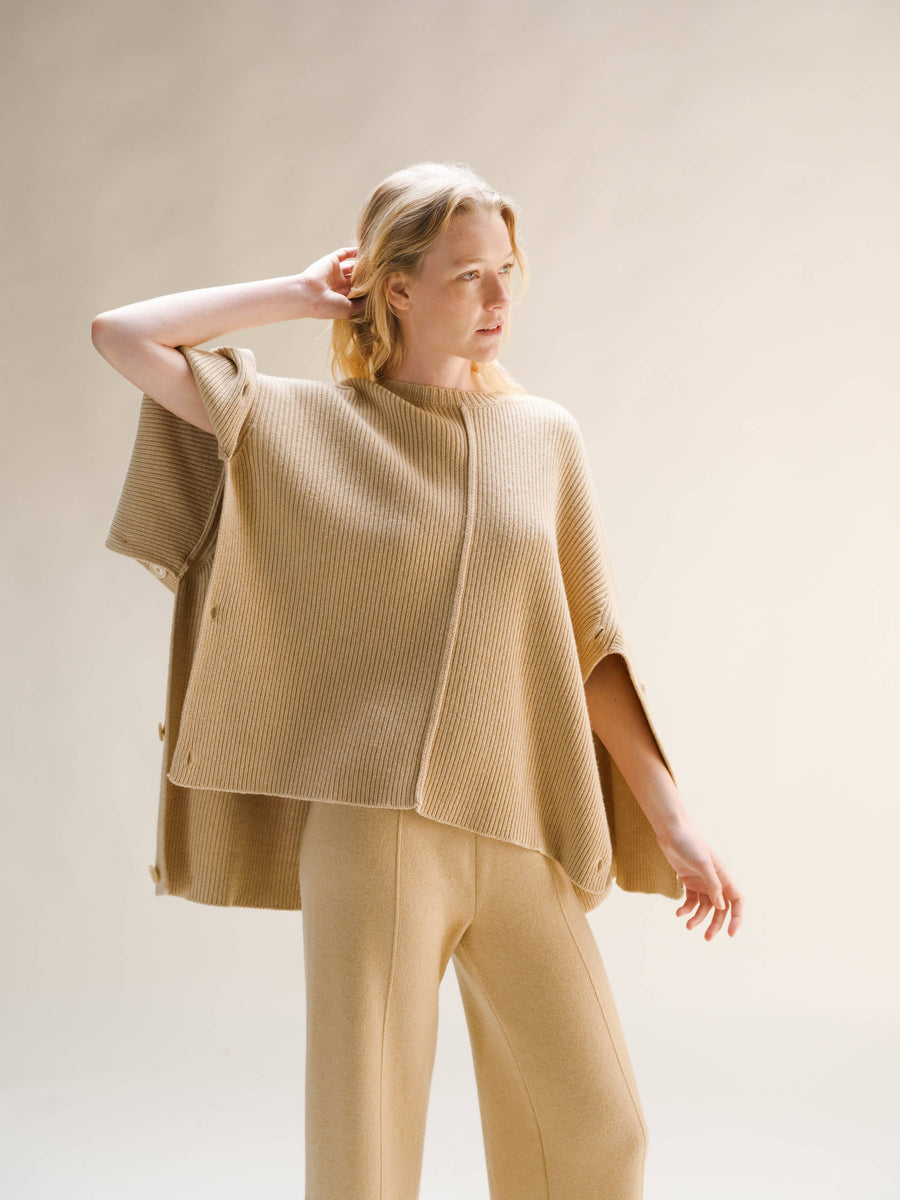 Maglione Mantella Oversize in Misto Cashmere: Beige