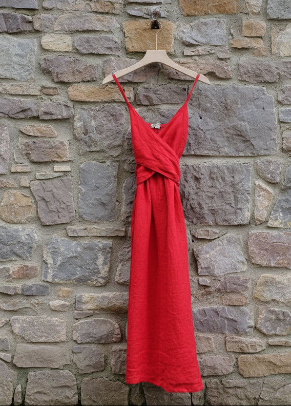 women wearing italian linen dress cross ties coral DRESS WITH CROSSED BOW 100% LINEN: CORAL  LUXAMORE 