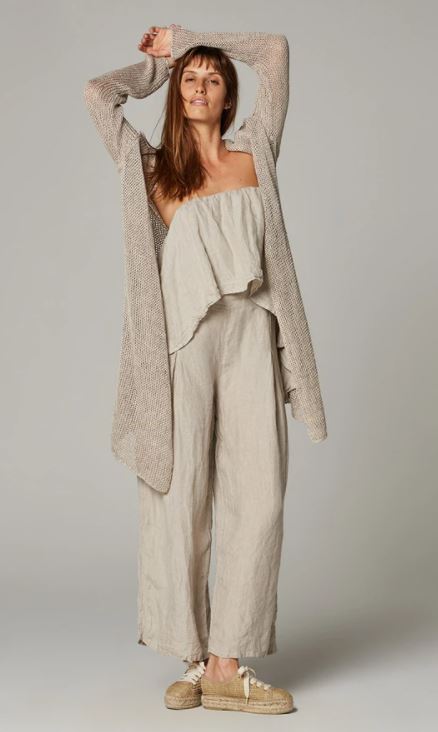 Estillo Emporio Papillion Jumpsuit - Panna White - LUXAMORE -Jumpsuits-100% Linen, exclusively made in Positano for Estilo Emporio. The Papillion Jumpsuit is a low maintenance design with a luxe feel, featuring a slight crop leg silhouette and a bust overlay flattering for all shapes and size. Colour Panna White Size Small L4046