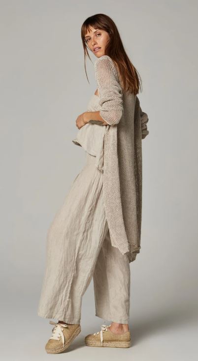 Estillo Emporio Papillion Jumpsuit - Panna White - LUXAMORE -Jumpsuits-100% Linen, exclusively made in Positano for Estilo Emporio. The Papillion Jumpsuit is a low maintenance design with a luxe feel, featuring a slight crop leg silhouette and a bust overlay flattering for all shapes and size. Colour Panna White Size Small L4046