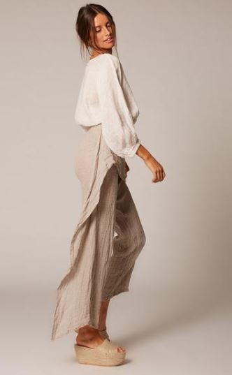 Woman Wearing Estilo Emporio Poppy Top - Top LUXAMORE