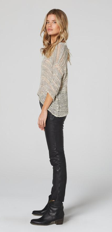 Estilo Emporio Tao Top - LUXAMORE -Tops-Editors Notes The Tao Top is amazing! A beautifully cut loose weave linen top, made in Positano Italy from Italian linen. This top fits true to size and is a must for any wardrobe. In a textured open weave, the Tao has a boho luxe feel with an understated loose 3/4 sleeve. Handmade in Italy the traditional way, Italian linen Comes in White, Natural, Java, Vesuvio, Plain Size - OSFA Style L1011