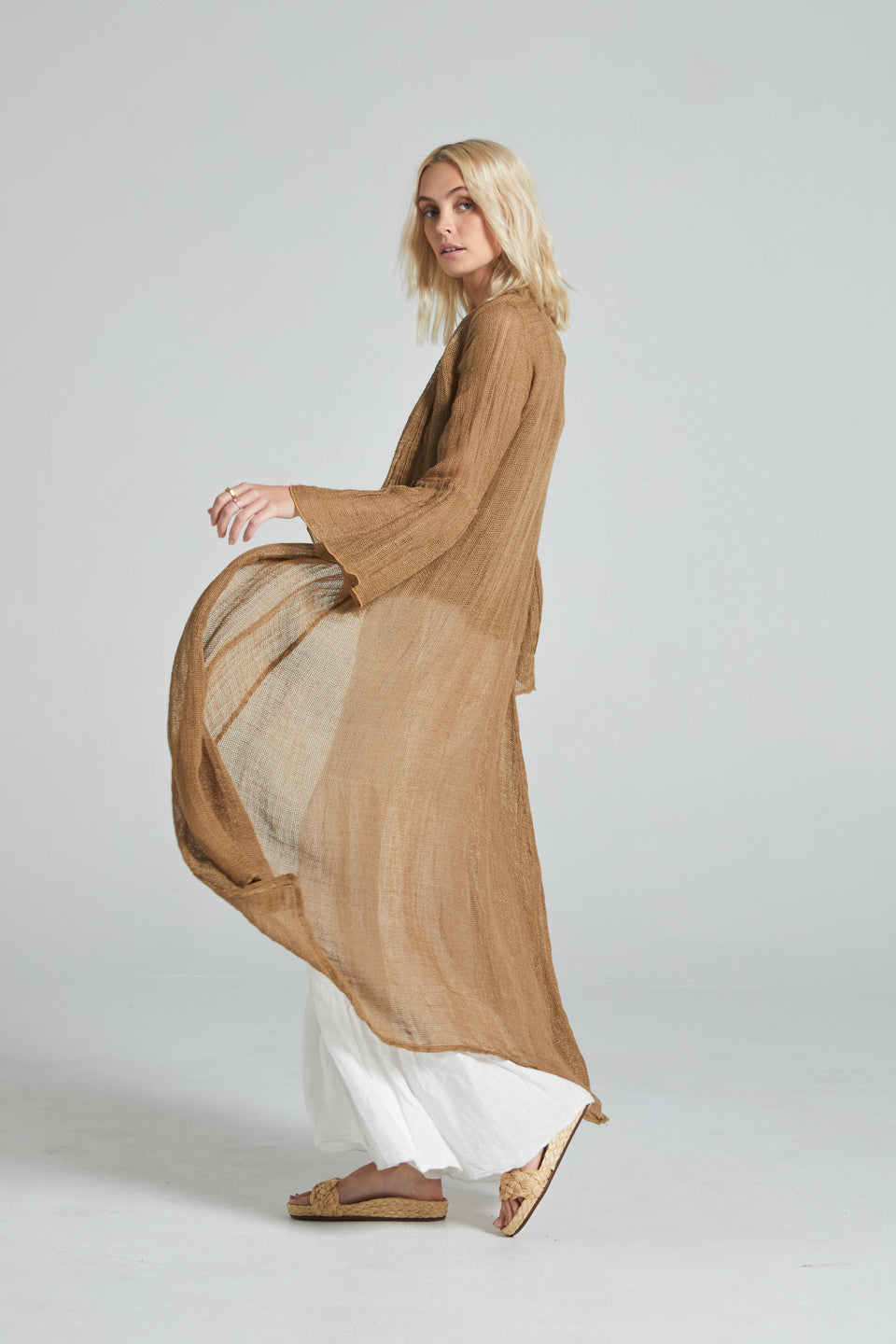 Estilo Emporio Twiggy Maxi Cloak - Rete Panna - LUXAMORE -Kimono-Estilo Emporio Twiggy Maxi Cloak boasts billowy linen tailoring at its finest, offering a luxurious silhouette. It gracefully drops close to the floor. Shop Now