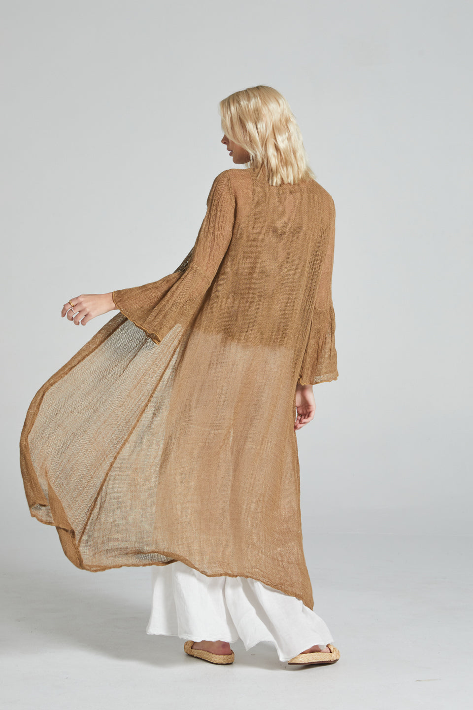 Estilo Emporio Twiggy Maxi Cloak - Rete Panna - LUXAMORE -Kimono-Estilo Emporio Twiggy Maxi Cloak boasts billowy linen tailoring at its finest, offering a luxurious silhouette. It gracefully drops close to the floor. Shop Now