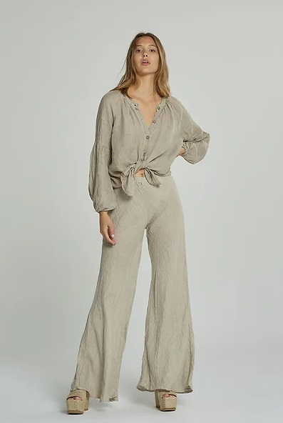 Estilo Emporio Voille Shirt - Natural - LUXAMORE -Tops-Estilo Emporio Voille Shirt lightweight Italian Ville designed with a relaxed fit. Carefully hand-cut, breathable linen. Shop Estilo Emporio Tops at Luxamore.